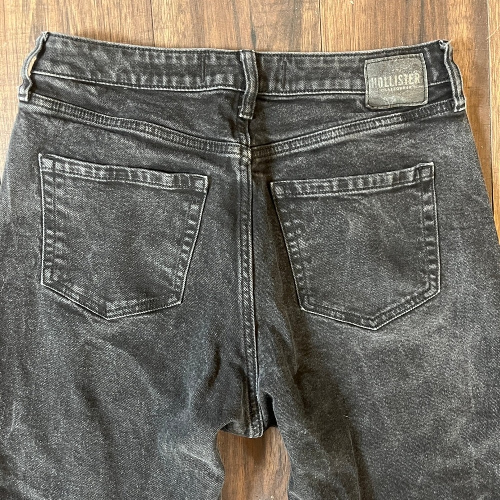 Hollister Curvy Ultra High-Rise Mom Jeans Faded Black Raw Hem 12S W31S Stretch - Picture 7 of 8